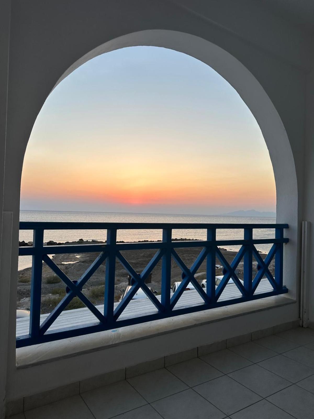 Rodothea And Adams On The Beach, Santorini 莫诺利索斯 客房 照片